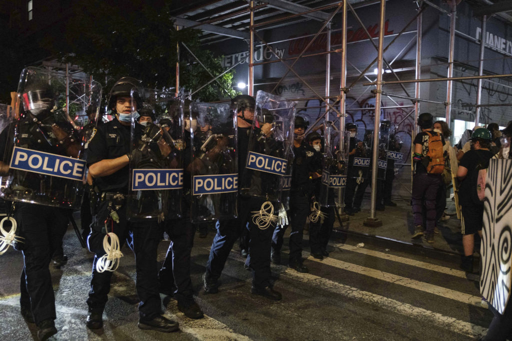 Τραμπ: Οι Ομοσπονδιακές δυνάμεις θα μείνουν στο Πόρτλαντ «για τους αναρχικούς και ταραξίες»