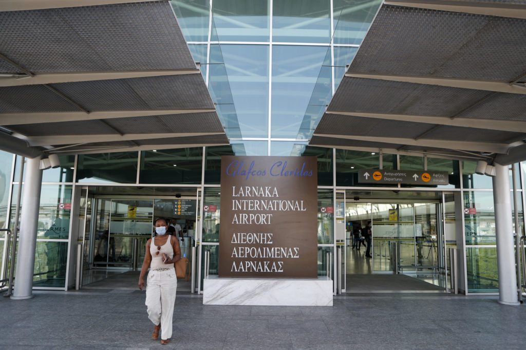 Κύπρος: Ξεκινά η κάθοδος Βρετανών τουριστών – 11 πτήσεις σε Λάρνακα και Πάφο