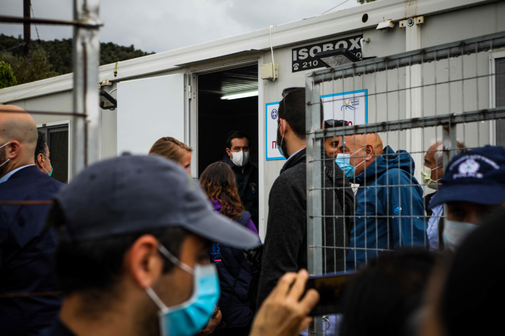Οι εργαζόμενοι καταγγέλλουν την ανυπαρξία μέτρων υγιεινής στους χώρους υποδοχής και φιλοξενίας των αιτούντων ασύλου
