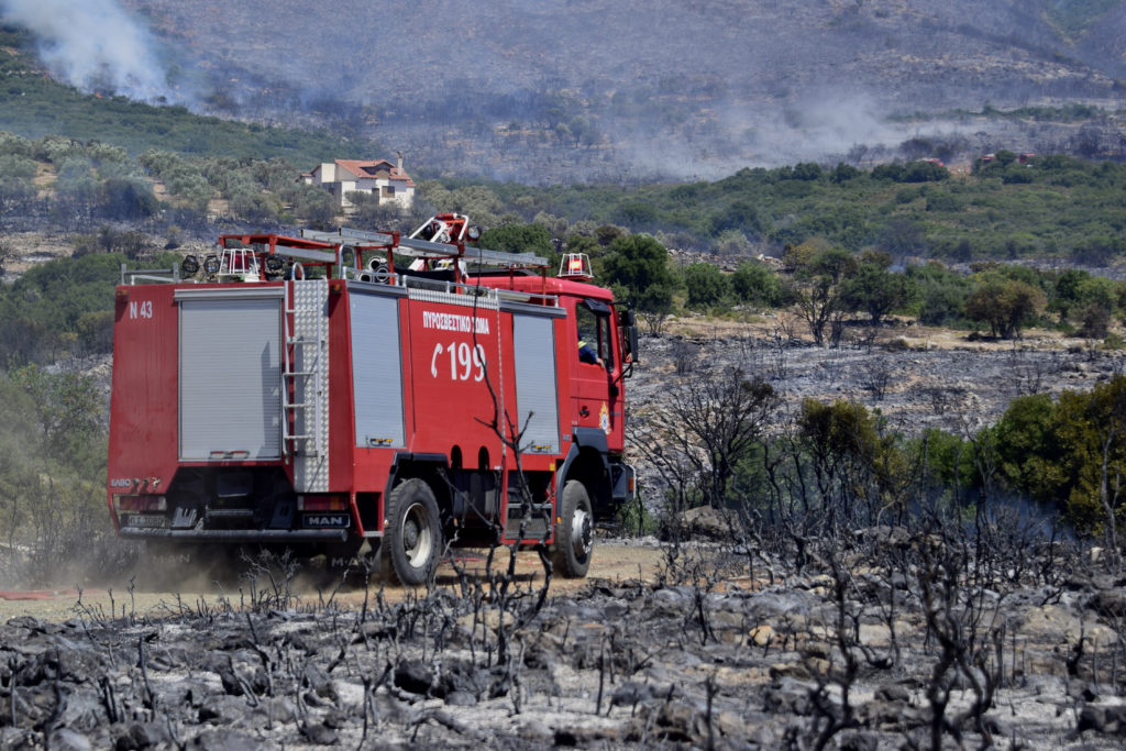 Φιλιάτες: Μεγάλη φωτιά εισήλθε στη χώρα μας από την Αλβανία