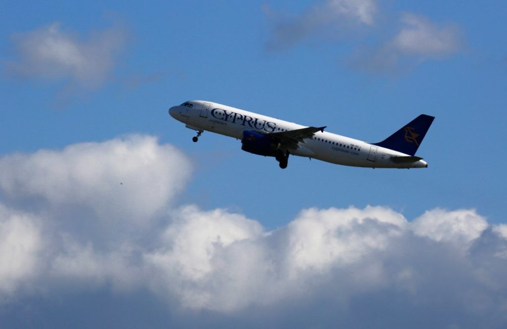 Μείωση και αναστολή δρομολογίων από και προς την Ελλάδα ανακοίνωσε η Cyprus Airways