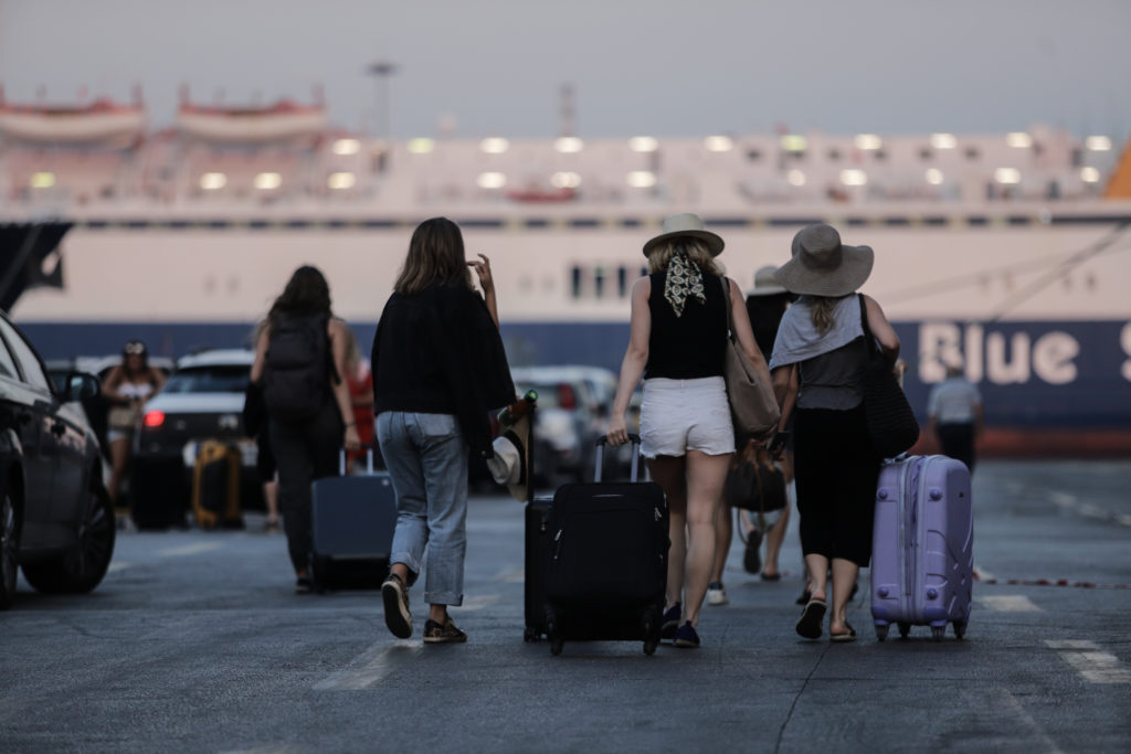 Ανακοινώθηκαν επιπλέον μέτρα κατά του κορονοϊού – 121 νέα κρούσματα