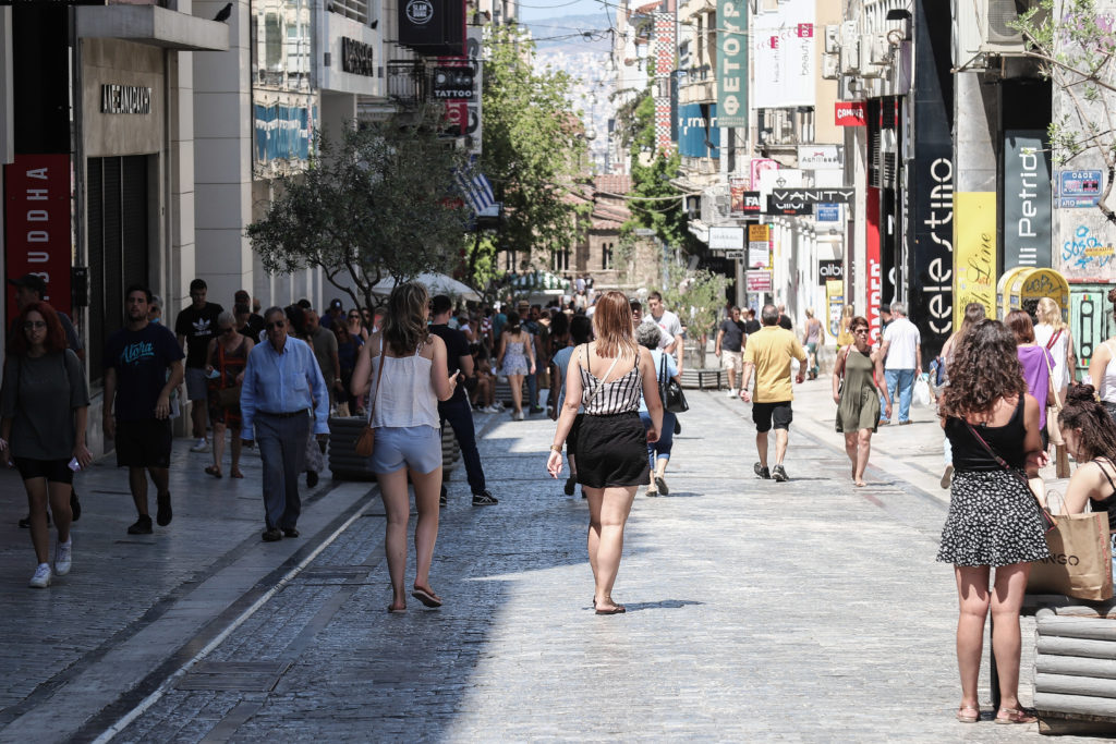 Η ελληνική οικονομία και ο κόσμος της εργασίας ξανά στην εντατική