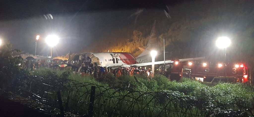 Ινδία: Στους 18 αυξήθηκε ο αριθμός των νεκρών από το δυστύχημα με το αεροσκάφος