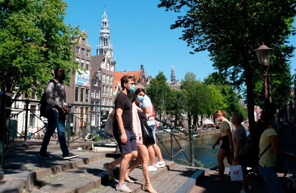 Ολλανδία: Τα κρούσματα κορονοϊού αυξήθηκαν κατά 55% την περασμένη εβδομάδα