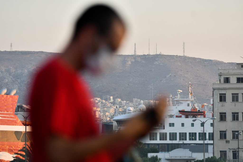 Καμπανάκι από τους ειδικούς: Οι μάσκες με βαλβίδα δεν εμποδίζουν την εξάπλωση του κορονοϊού