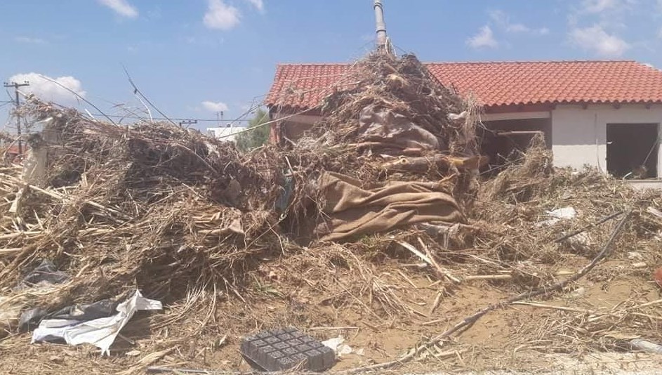 Οι κάτοικοι στον Άγιο Νικόλαο Ευβοίας ζητούν οργανωμένη βοήθεια μετά τις πλημμύρες