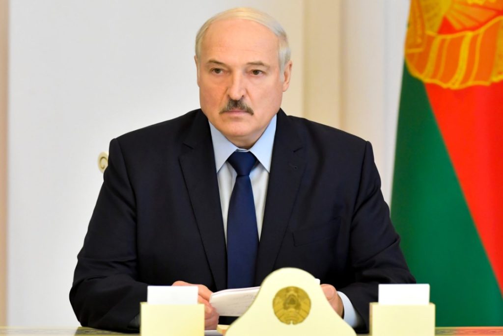 Πρόεδρος Λευκορωσίας: «Μην βγαίνετε στους δρόμους, σας χρησιμοποιούν»