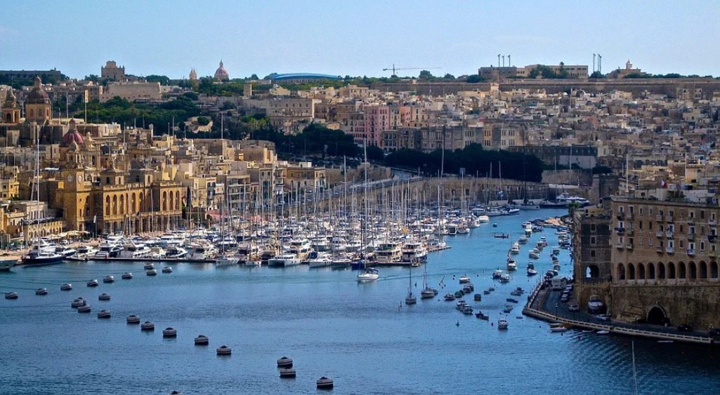 Μάλτα: Κλείνουν μπαρ, κλαμπ και αθλητικά κέντρα λόγω αύξησης κρουσμάτων