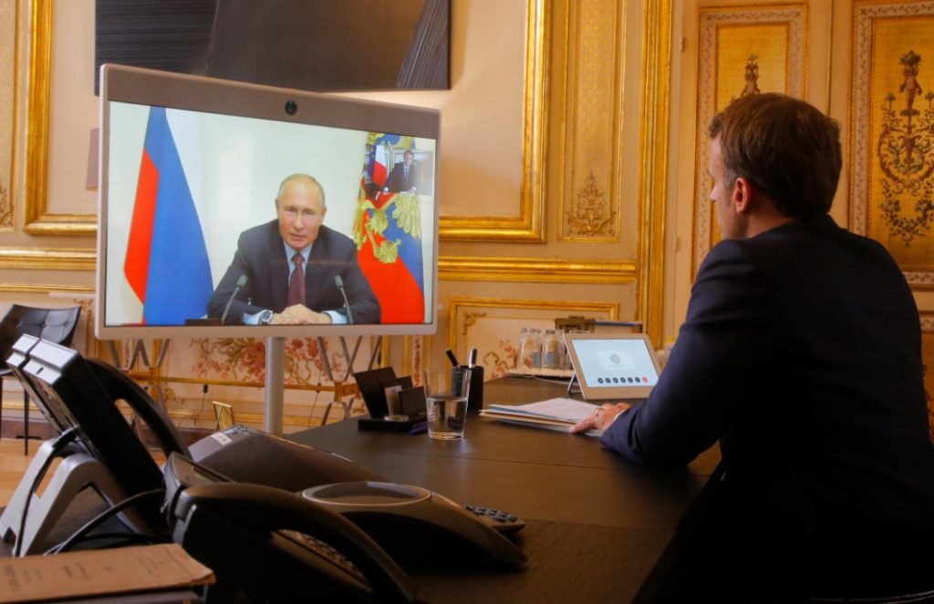 Πούτιν σε Μακρόν: Απαράδεκτες οι πιέσεις στον Λουκασένκο