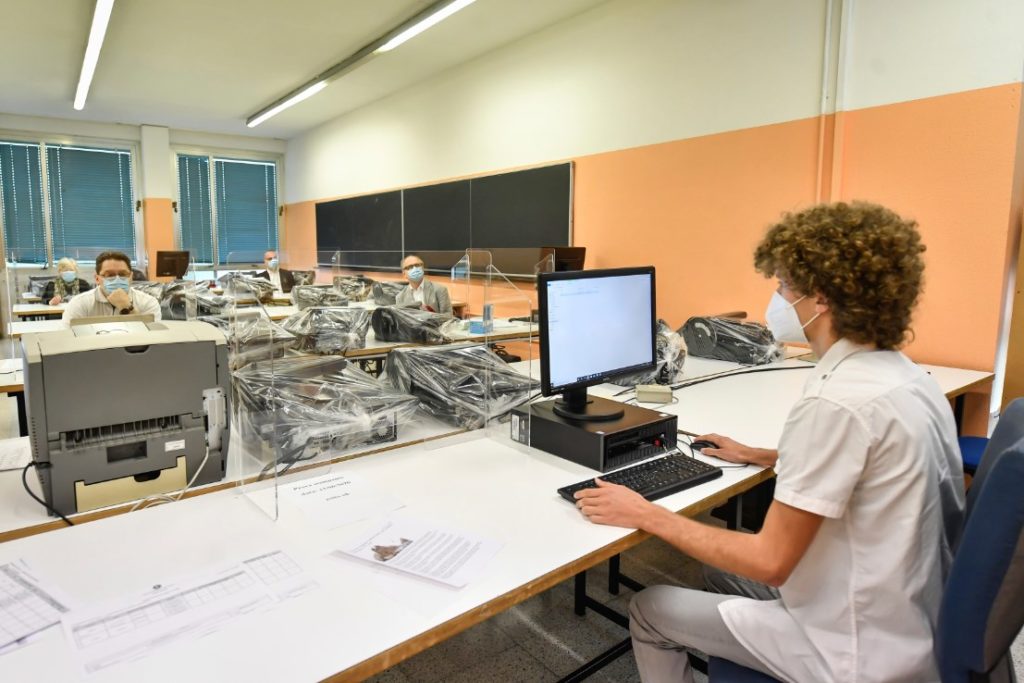 Ιταλία: Στα τριάντα πέντε έτη ο μέσος όρος ηλικίας ασθενών με κορονοϊό