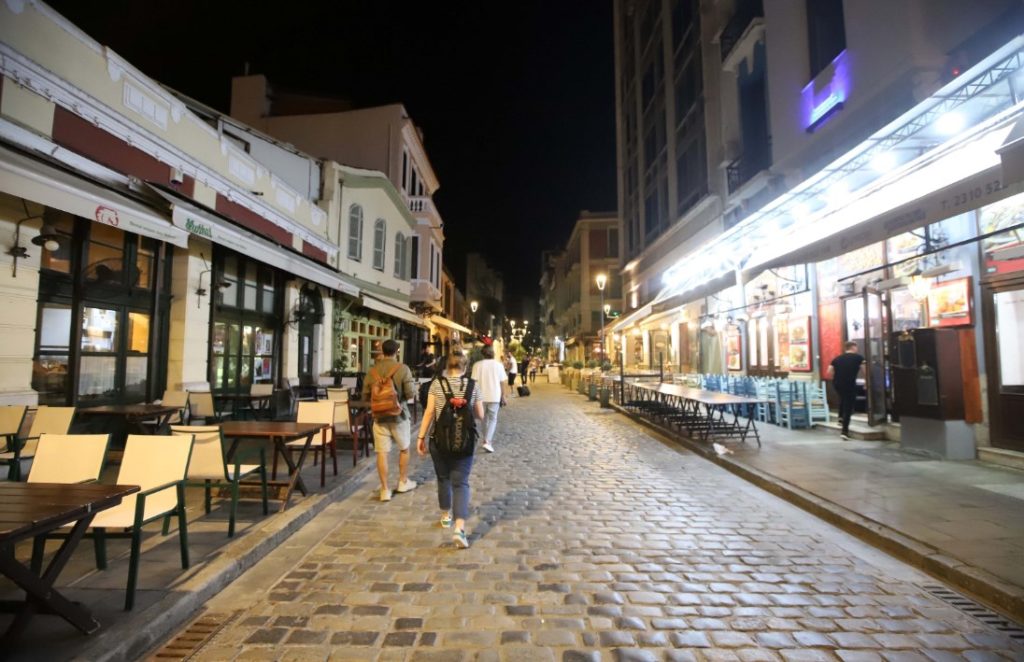 Ένωση Εμποροϋπαλλήλων Θεσσαλονίκης: «Θυσιάζεται η υγεία του λαού στον βωμό του κέρδους και των μονοπωλίων»