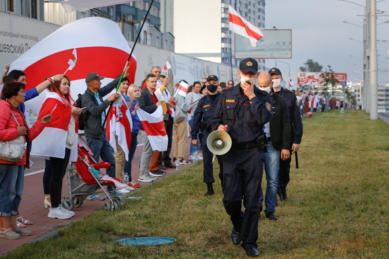 Λευκορωσία: Ο πρόεδρος Λουκασένκο απειλεί να κλείσει τα εργοστάσια και να απολύσει τους εργάτες που συμμετέχουν σε διαδηλώσεις