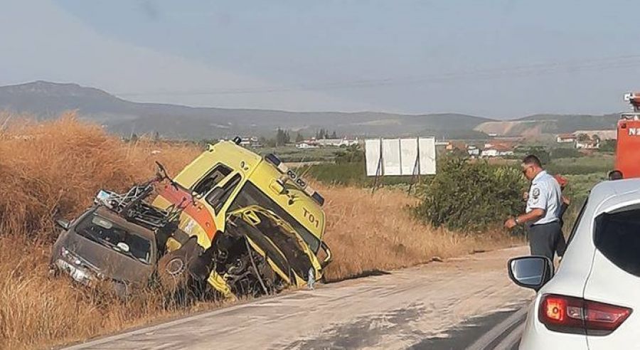 Χαλκιδική: Ασθενοφόρο συγκρούστηκε με δύο ΙΧ – Τρεις τραυματίες