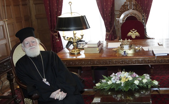 Να μη φοράνε μάσκα μέσα στην Εκκλησία προτρέπει τους πιστούς ο αρχιεπίσκοπος Κρήτης