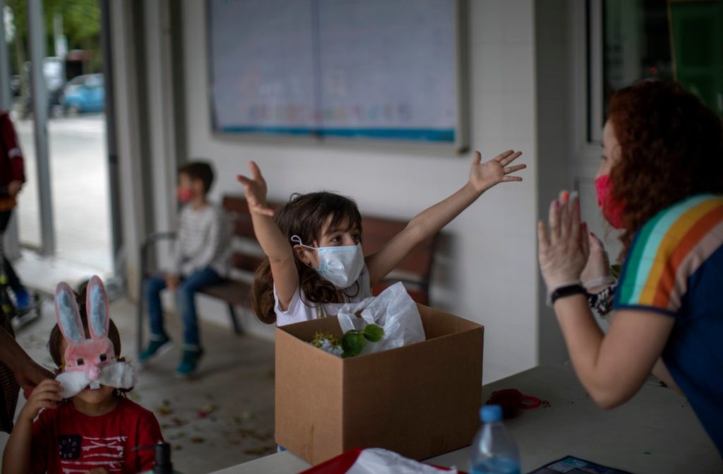 Ισπανία: Υποχρεωτική η μάσκα εντός της σχολικής τάξης για μαθητές άνω των 6 ετών