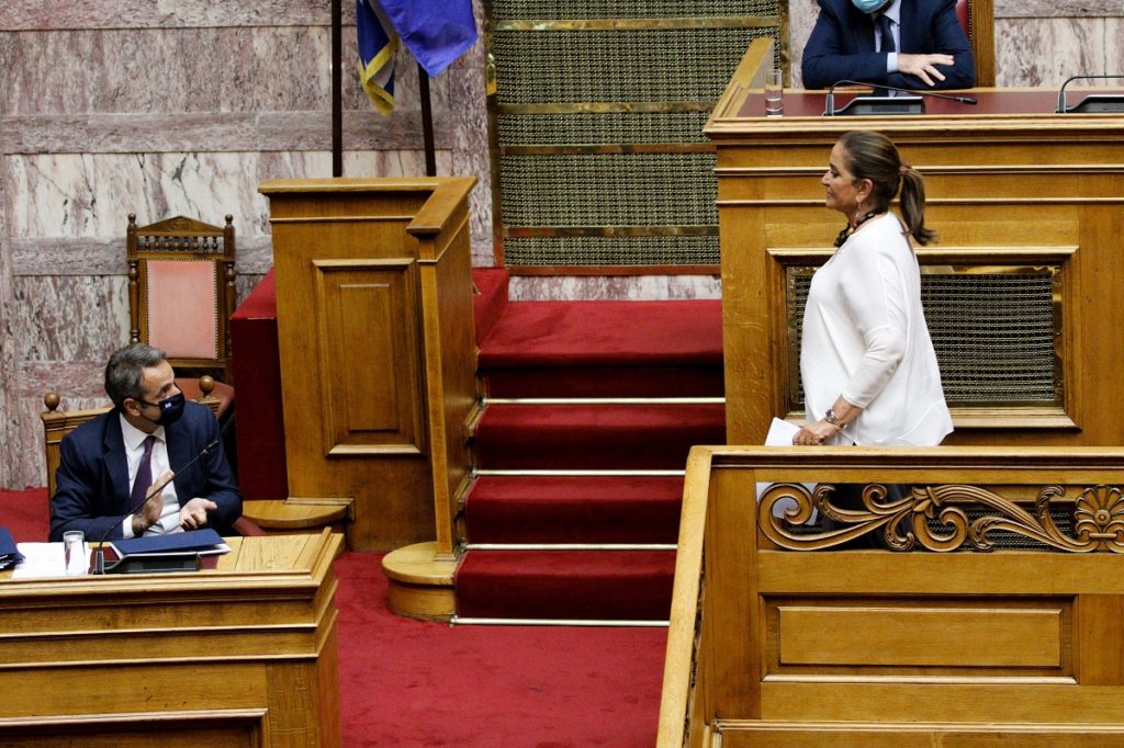 Ντόρα με ΣΥΡΙΖΑ vs Ντόρα με ΝΔ (Video)