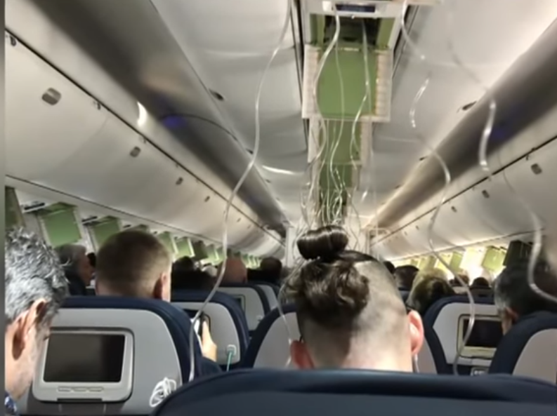 Πανικός σε πτήση της Delta: Αεροσκάφος έπεσε από τα 30.000 πόδια στα 10.000 (Video)