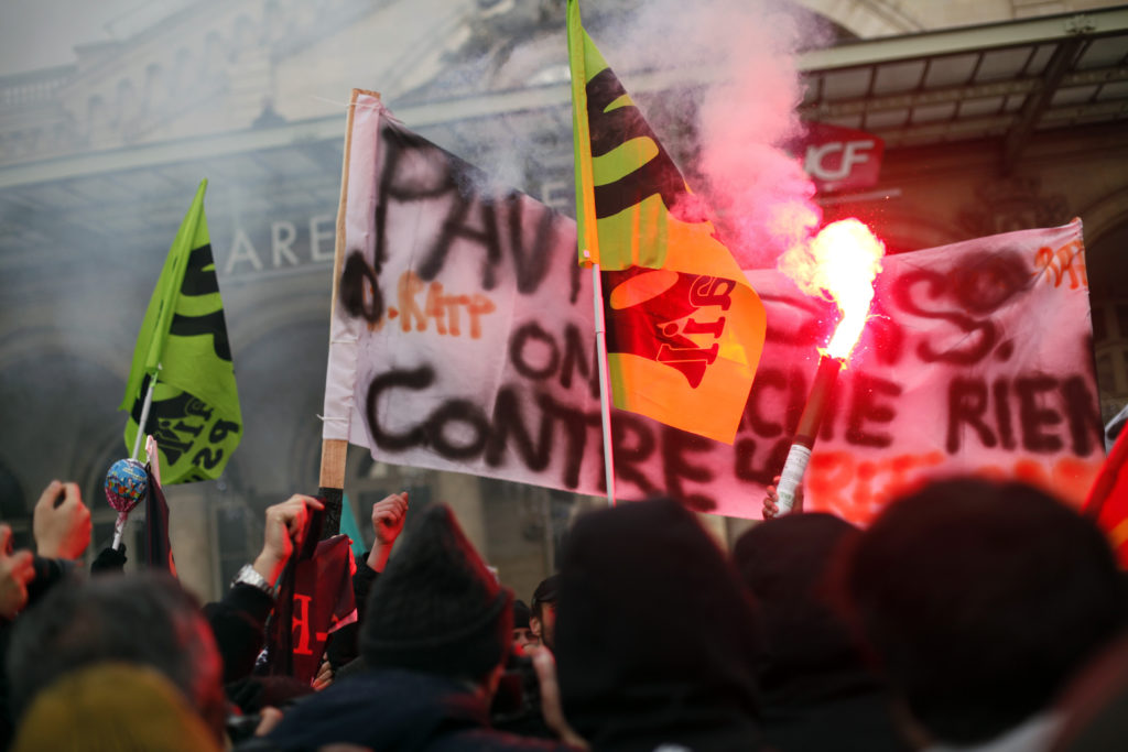 Γαλλία: Δεν θέλουν ούτε να ακούσουν τον Μακρόν και το κόμμα του!