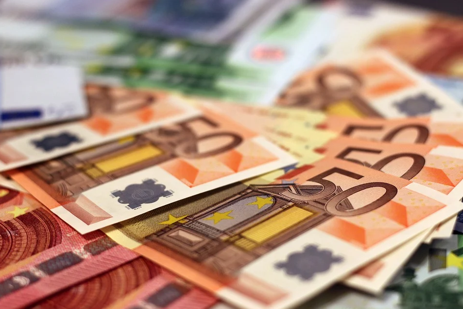 2,5 δισ. ευρώ από το δεκαετές ομόλογο αντλεί η Ελλάδα