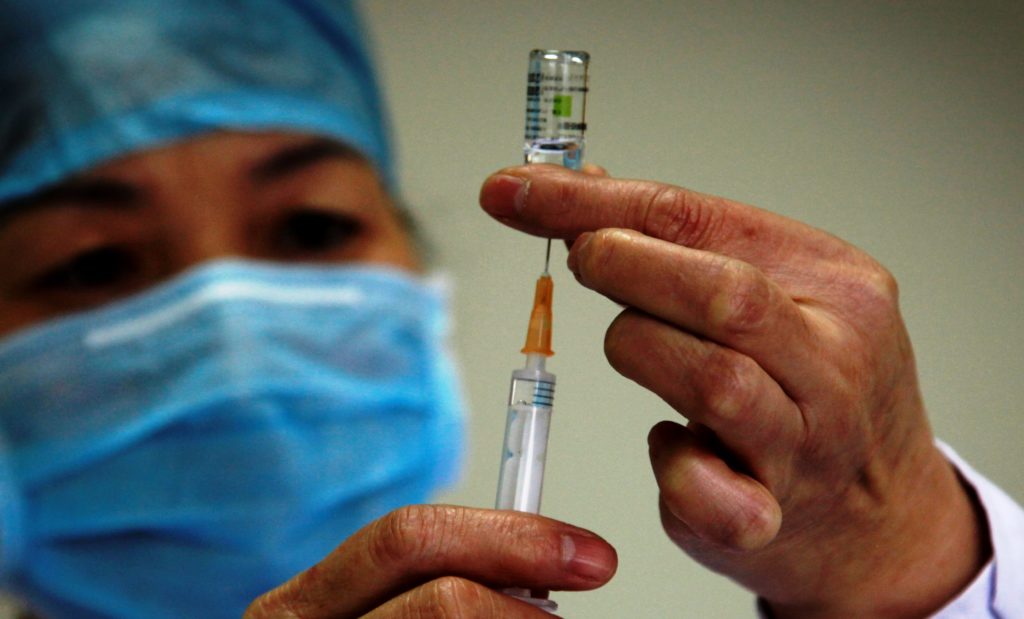 Κορονοϊός: Οι παρενέργειες του εμβολίου της Pfizer