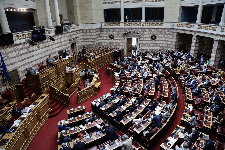 LIVE: Η συζήτηση στη Βουλή για τις καταστροφές στην Καρδίτσα
