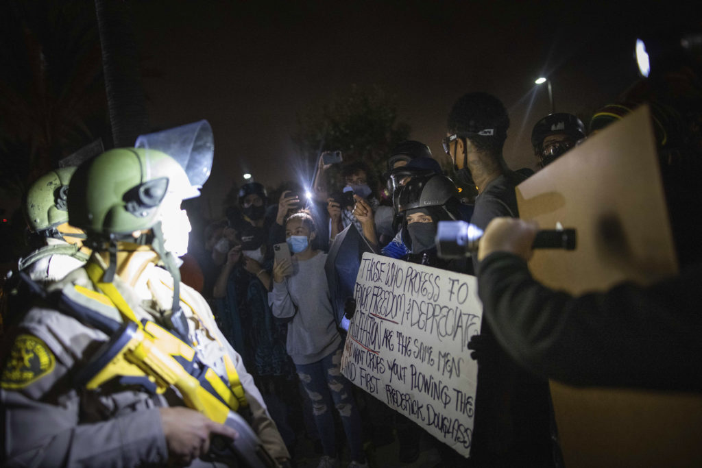 ΗΠΑ: Οργή για τον νέο θάνατο αφροαμερικανού από πυρά αστυνομικών στο Λος Άντζελες – Τον πυροβόλησαν 20 φορές (Photos – Video)