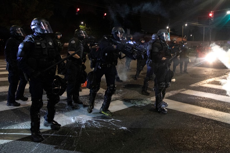 ΗΠΑ: Πολλαπλές συλλήψεις στο Πόρτλαντ, αλλά οι διαδηλώσεις δεν σταματούν