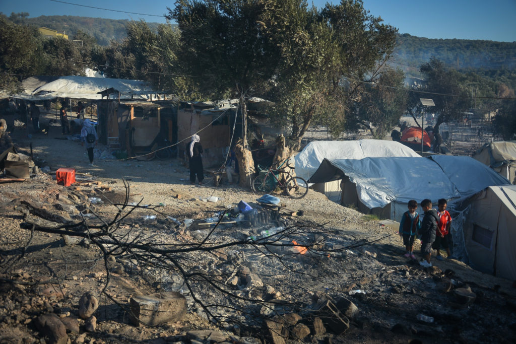 ΣΥΡΙΖΑ: «Αντί να αναλάβει τις ευθύνες της στο προσφυγικό η ΝΔ, καταφεύγει σε fake news»