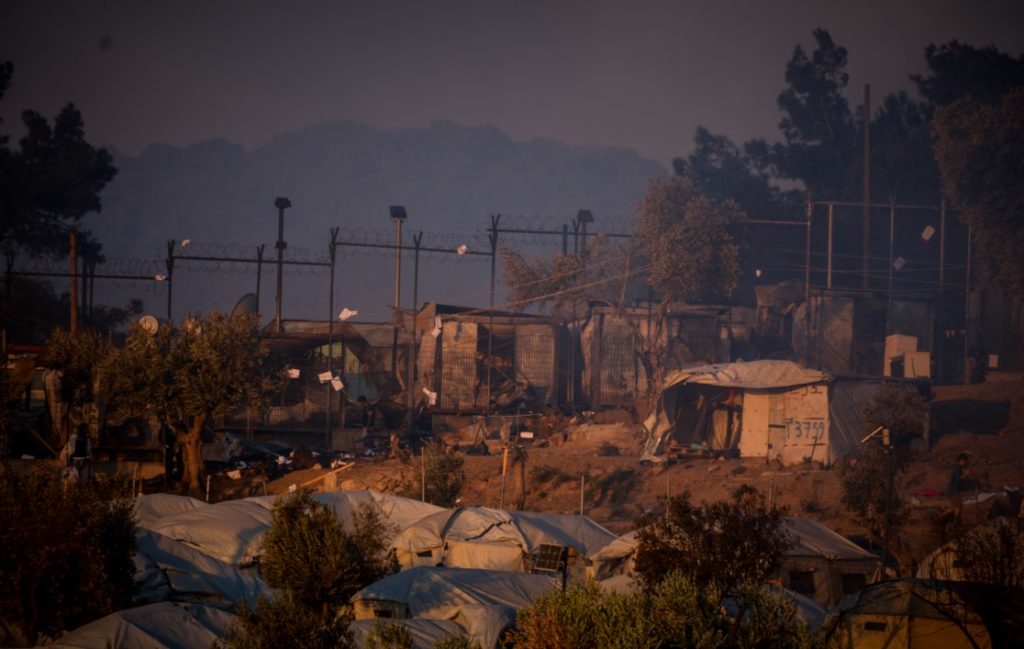 Τσίπρας: Ανείπωτη καταστροφή στη Μόρια – Προσωπικά υπεύθυνος και ιστορικά λίγος ο κ. Μητσοτάκης