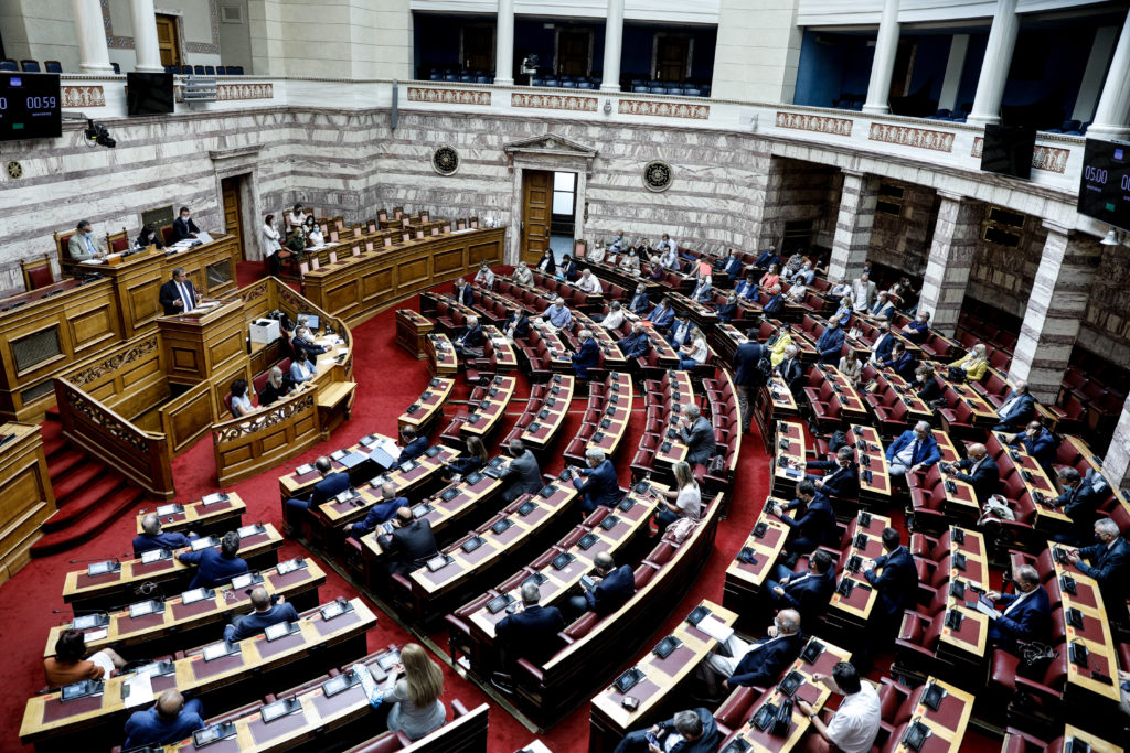 Το απόλυτο μπάχαλο στη ΝΔ: Δεν ξέρουν γιατί δεν ψήφισαν την άρση ασυλίας Πολάκη