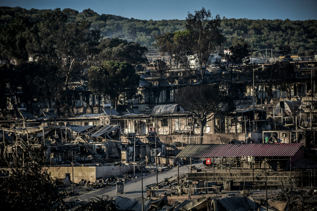 Κυβέρνηση Μητσοτάκη: για όλα φταίνε οι πρόσφυγες στη Μόρια