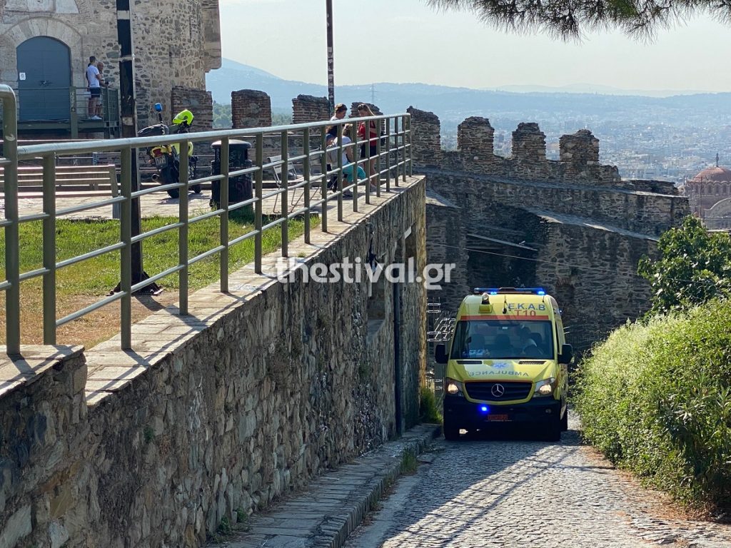 Νεαρός έπεσε από τον Πύργο Τριγωνίου στη Θεσσαλονίκη (Photos)