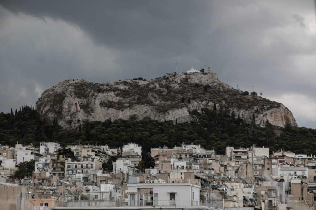 Έρχεται η κακοκαιρία «Ιανός» με θυελλώδεις βροχές και καταιγίδες