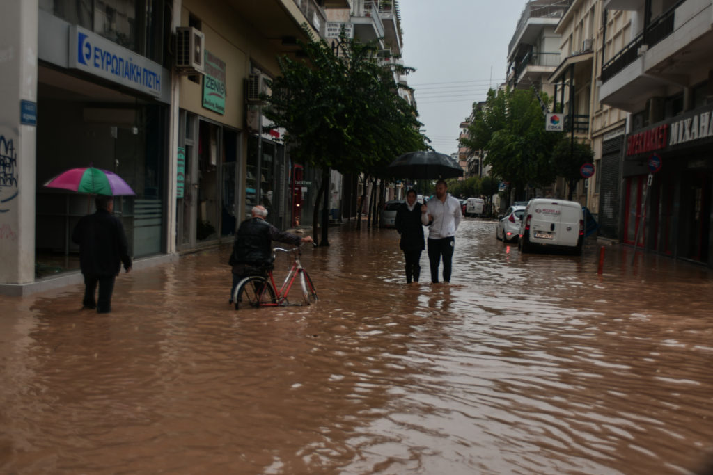 Στις πληγείσες περιοχές της Καρδίτσας μεταβαίνει τη Δευτέρα ο Αλέξης Τσίπρας