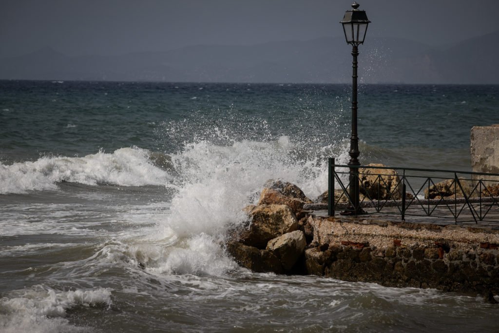 Καιρός: Φθινοπωρινό σκηνικό σε πολλές περιοχές της χώρας – Δείτε που θα βρέξει