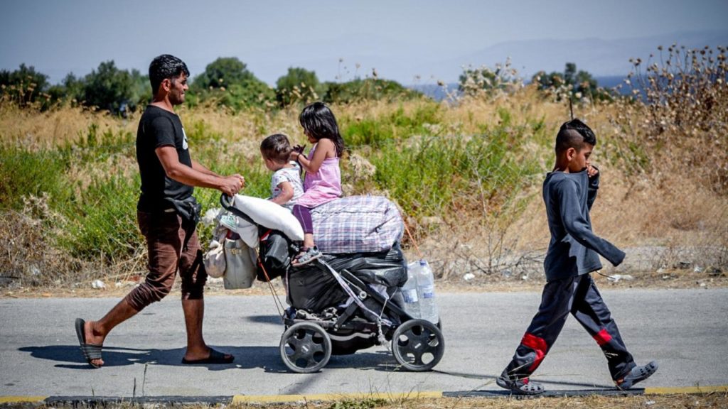 Unity: 161 μουσικοί και συγκροτήματα στο πλευρό των προσφύγων της Μόριας