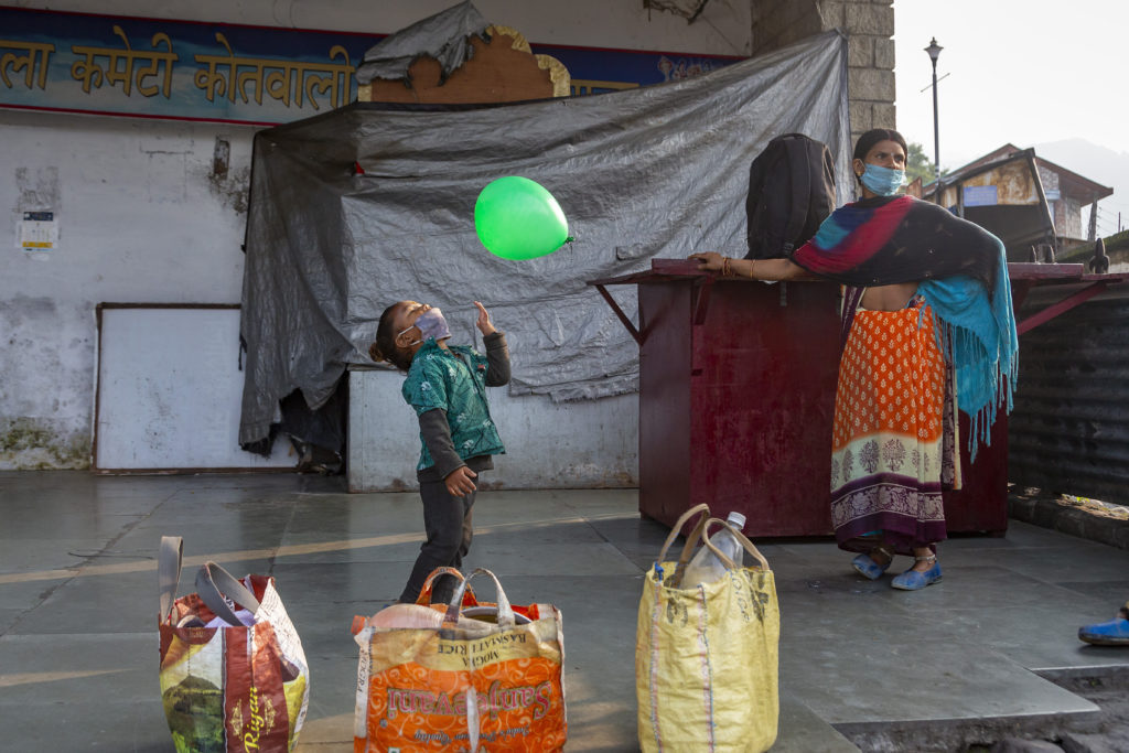 Ινδία: Περισσότερα από 5,7 εκατ. κρούσματα κορονοϊού – Ξεπέρασαν τους 91.100 οι νεκροί