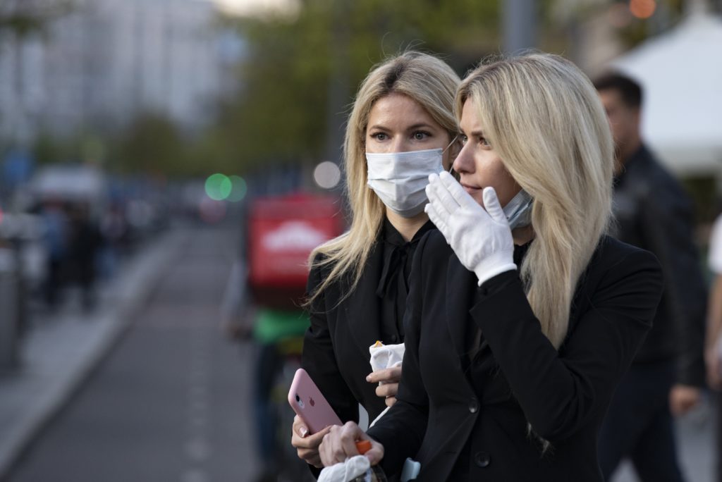 Ρωσία: Περιορισμό στο σπίτι για τους ηλικιωμένους και τις ευπαθείς ομάδες προτείνουν οι αρχές – Προτροπή για τηλεργασία