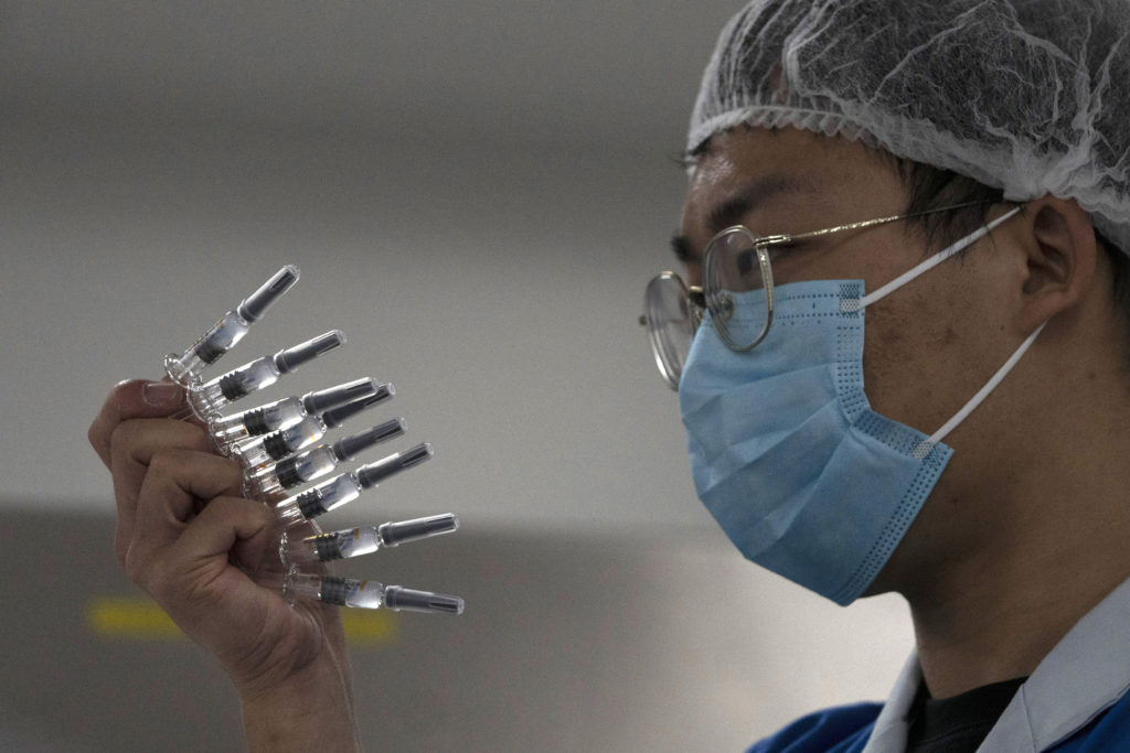 Η Κίνα ελπίζει να παράγει ετησίως 610 εκατομμύρια δόσεις εμβολίων κατά του κορονοϊού