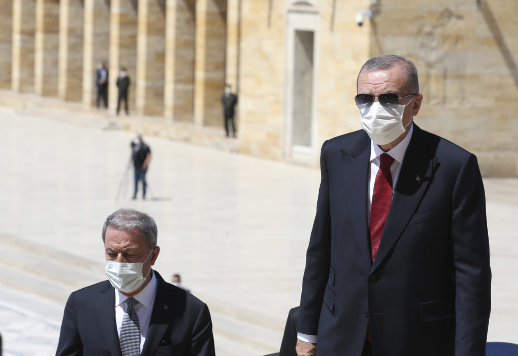 Νέες απειλές Ερντογάν και Ακάρ περί «γαλάζιας πατρίδας» και πολεμικής ισχύος της Τουρκίας