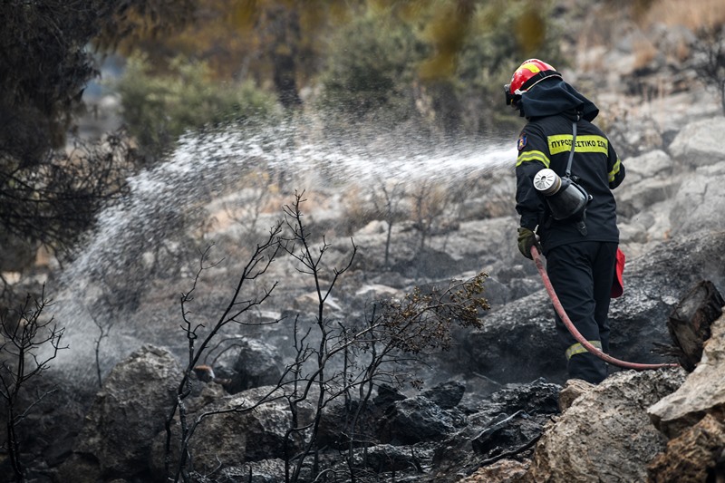 Πυρκαγιά στη χωματερή της Φυλής – Μήνυμα από το 112 στους κατοίκους για επικίνδυνους καπνούς