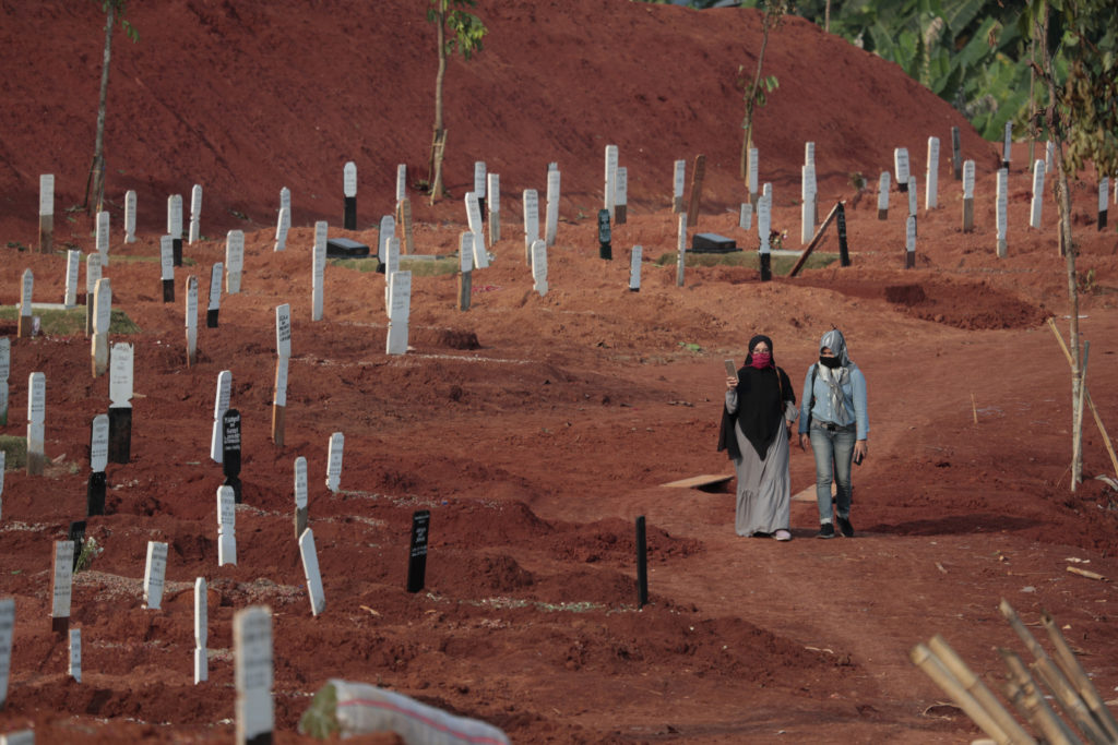 Κορονοϊός: Σοκάρει ο απολογισμός  – Έσπασε το φράγμα του ενός εκατομμυρίου νεκρών παγκοσμίως