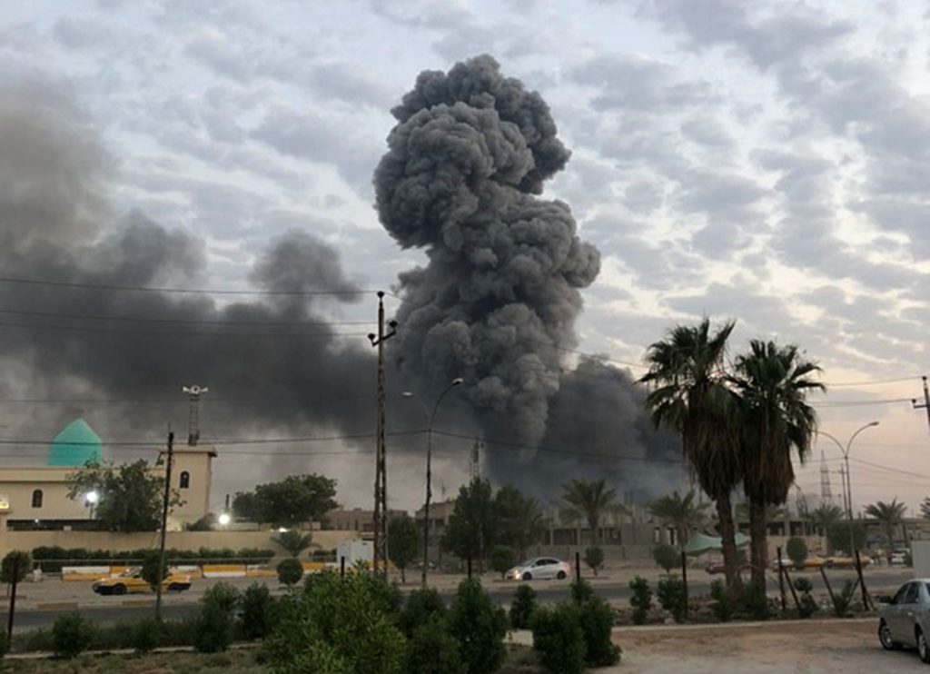 Ρουκέτες έπεσαν κοντά στο αεροδρόμιο της Βαγδάτης – Νεκροί πέντε άμαχοι