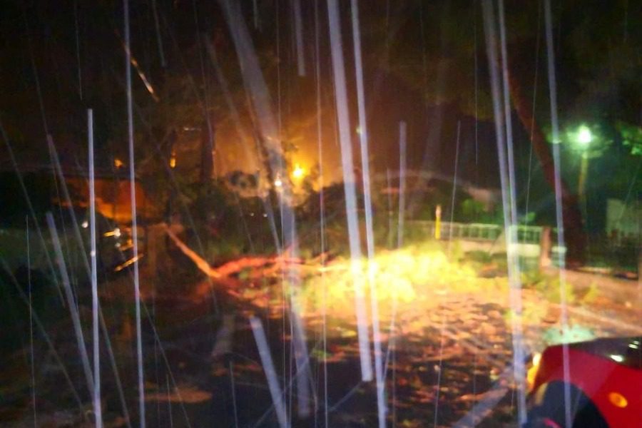 Λέσβος: Μπουρίνι προκάλεσε ζημιές στην Καλλονή