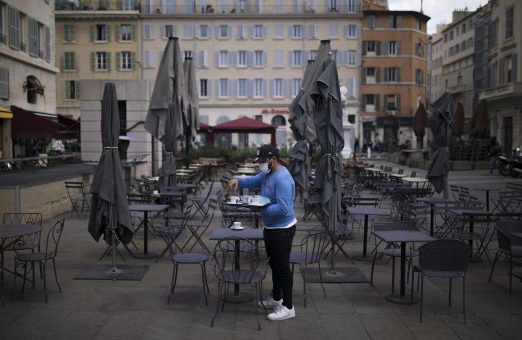 Περισσότερα από 8.000 νέα κρούσματα κορονοϊού ανακοίνωσε η Γαλλία