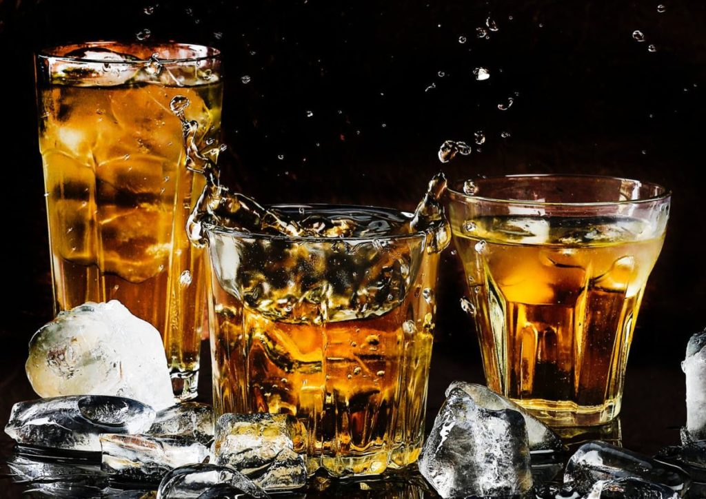 Βρετανία: Απαγόρευση πώλησης αλκοόλ και στα μπάρ της Βουλής των Κοινοτήτων