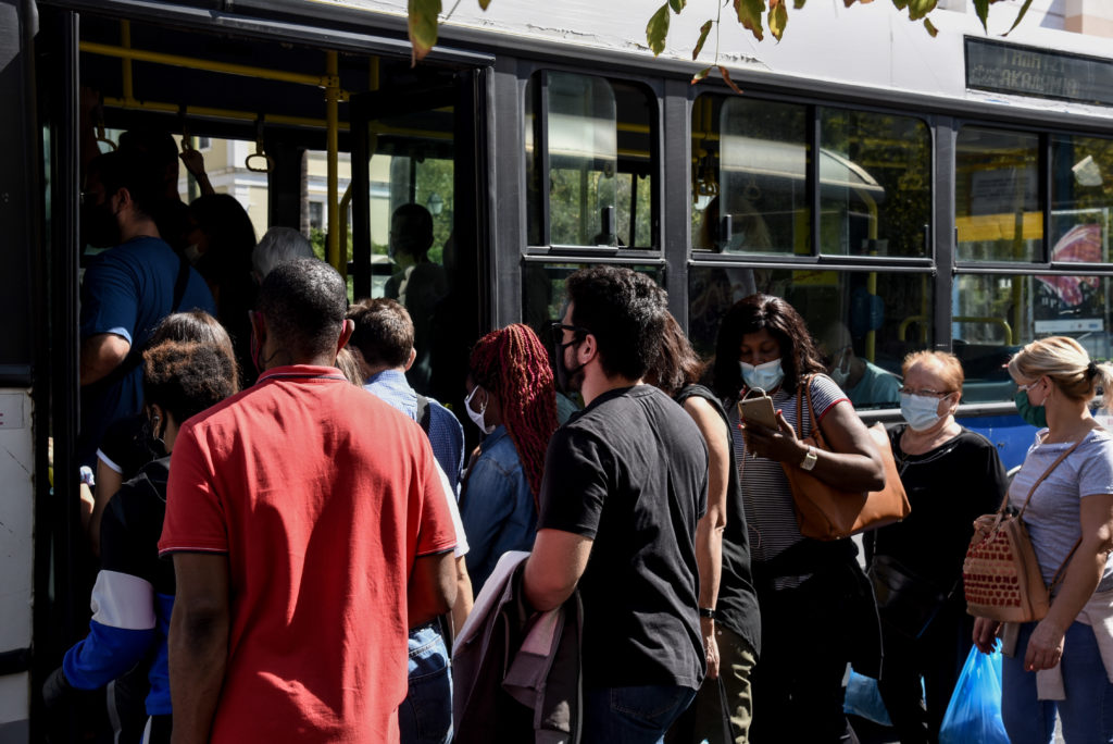 Παππάς – Γιαννούλης: «Ο συνωστισμός στα λεωφορεία δεν αντιμετωπίζεται με προσωρινές λύσεις επικοινωνιακού τύπου»