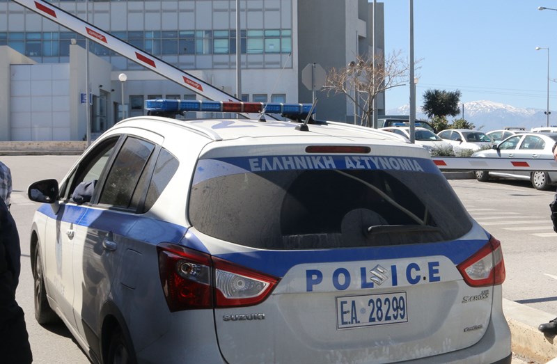 Κρήτη: Αστυνομικός έκανε αναλήψεις από τον τραπεζικό λογαριασμό νεκρού Βρετανού