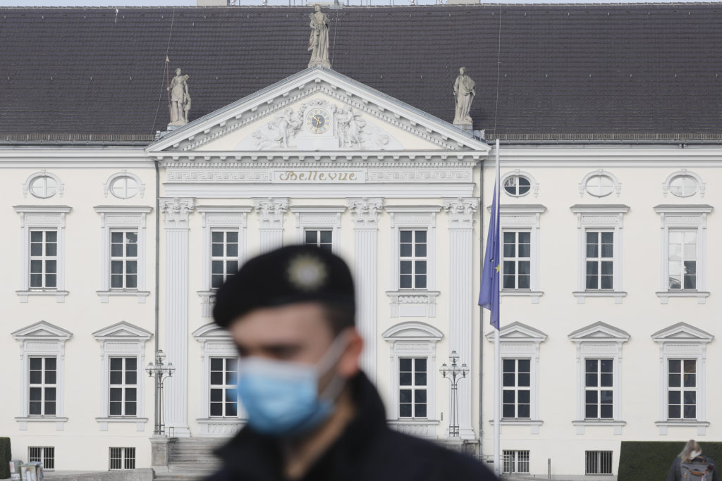 Γερμανία: Πολύ σύντομα όλη η χώρα «περιοχή κινδύνου» προειδοποιεί καθηγητής επιδημιολογίας
